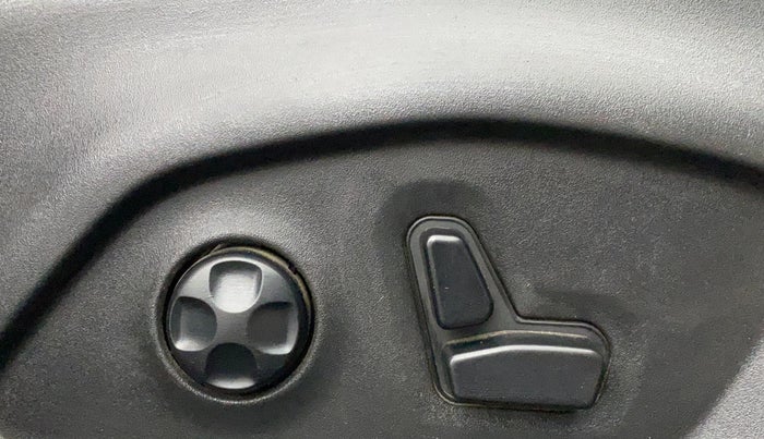 2019 Jeep Compass LIMITED PLUS PETROL AT, Petrol, Automatic, 73,510 km, Driver Side Adjustment Panel