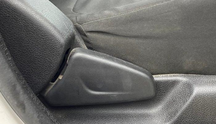 2018 Renault Kwid RXT 1.0 AMT (O), Petrol, Automatic, 76,487 km, Driver Side Adjustment Panel