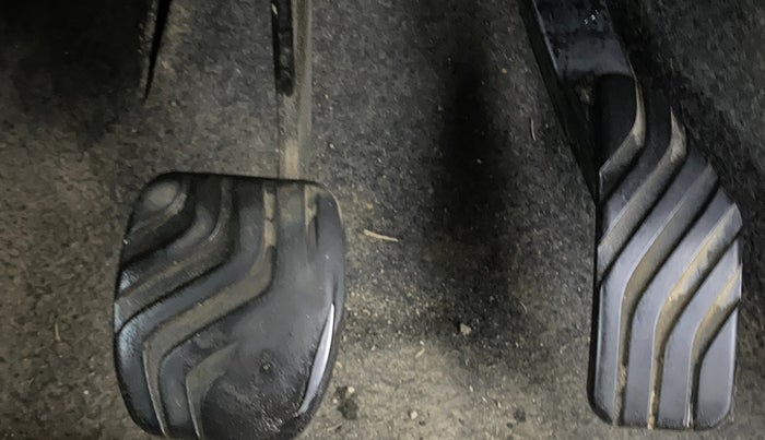 2018 Renault Kwid RXT 1.0 AMT (O), Petrol, Automatic, 76,487 km, Pedals