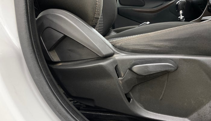 2018 Ford FREESTYLE TITANIUM PLUS 1.5 DIESEL, Diesel, Manual, 50,954 km, Driver Side Adjustment Panel