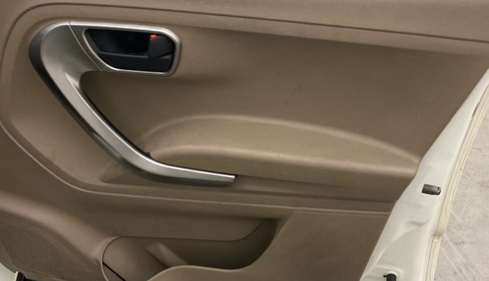 2022 Mahindra BOLERO NEO N 10 (O), Diesel, Manual, 73,297 km, Driver Side Door Panels Control