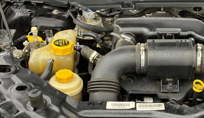 2022 Tata Harrier XZA PLUS 2.0L, Diesel, Automatic, 87,661 km, Engine View - Right