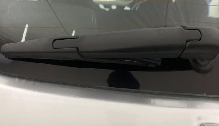 2020 Renault TRIBER RXZ, Petrol, Manual, 30,005 km, Rear Wiper