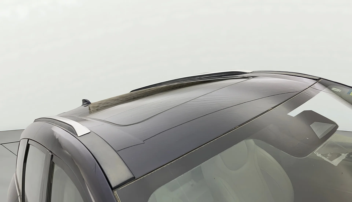 2022 Mahindra XUV700 AX 7 LUXURY D AT 7 STR, Diesel, Automatic, 30,189 km, Moonroof/ Sunroof