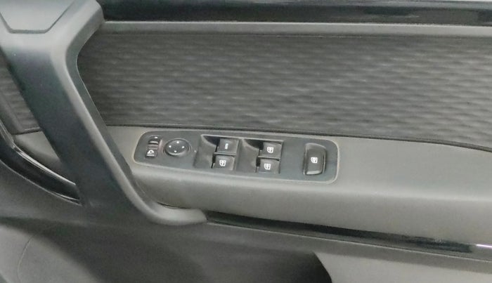 2024 Renault Kiger RXZ MT, Petrol, Manual, 38,293 km, Driver Side Door Panels Control