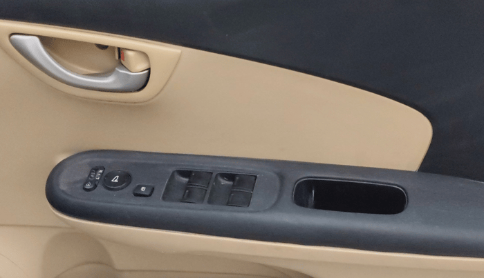 2014 Honda Brio VX AT, Petrol, Automatic, 53,387 km, Driver Side Door Panels Control