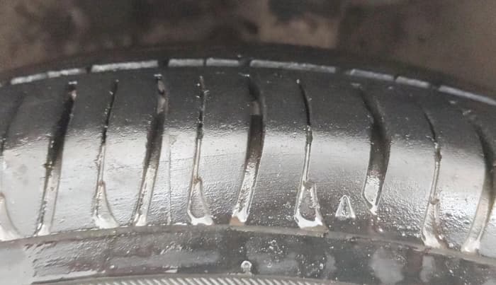 2014 Honda Brio VX AT, Petrol, Automatic, 53,387 km, Left Front Tyre Tread