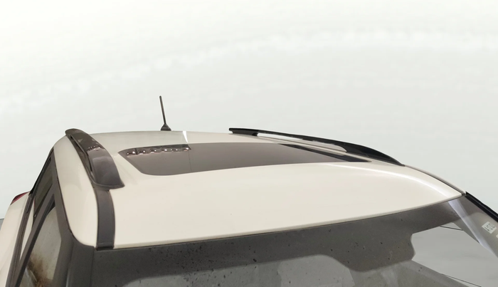 2022 Mahindra XUV300 W6 1.2 PETROL AMT, Petrol, Automatic, 36,886 km, Moonroof/ Sunroof