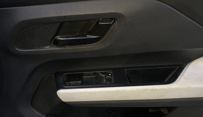 2023 Tata PUNCH PURE MT, Petrol, Manual, 45,900 km, Driver Side Door Panels Control