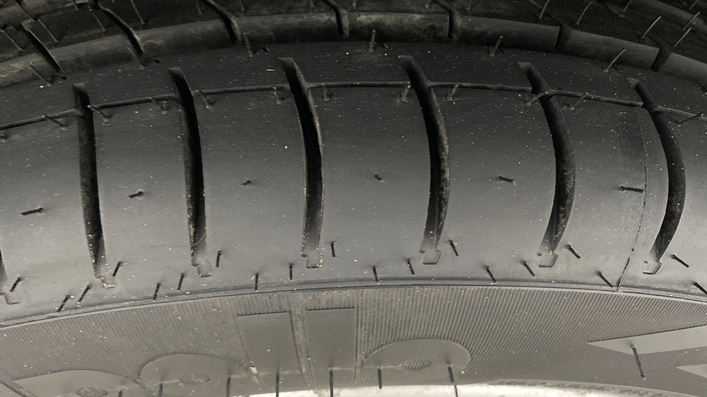 2014 Hyundai Grand i10 ASTA 1.2 KAPPA VTVT, Petrol, Manual, 28,038 km, Left Front Tyre Tread