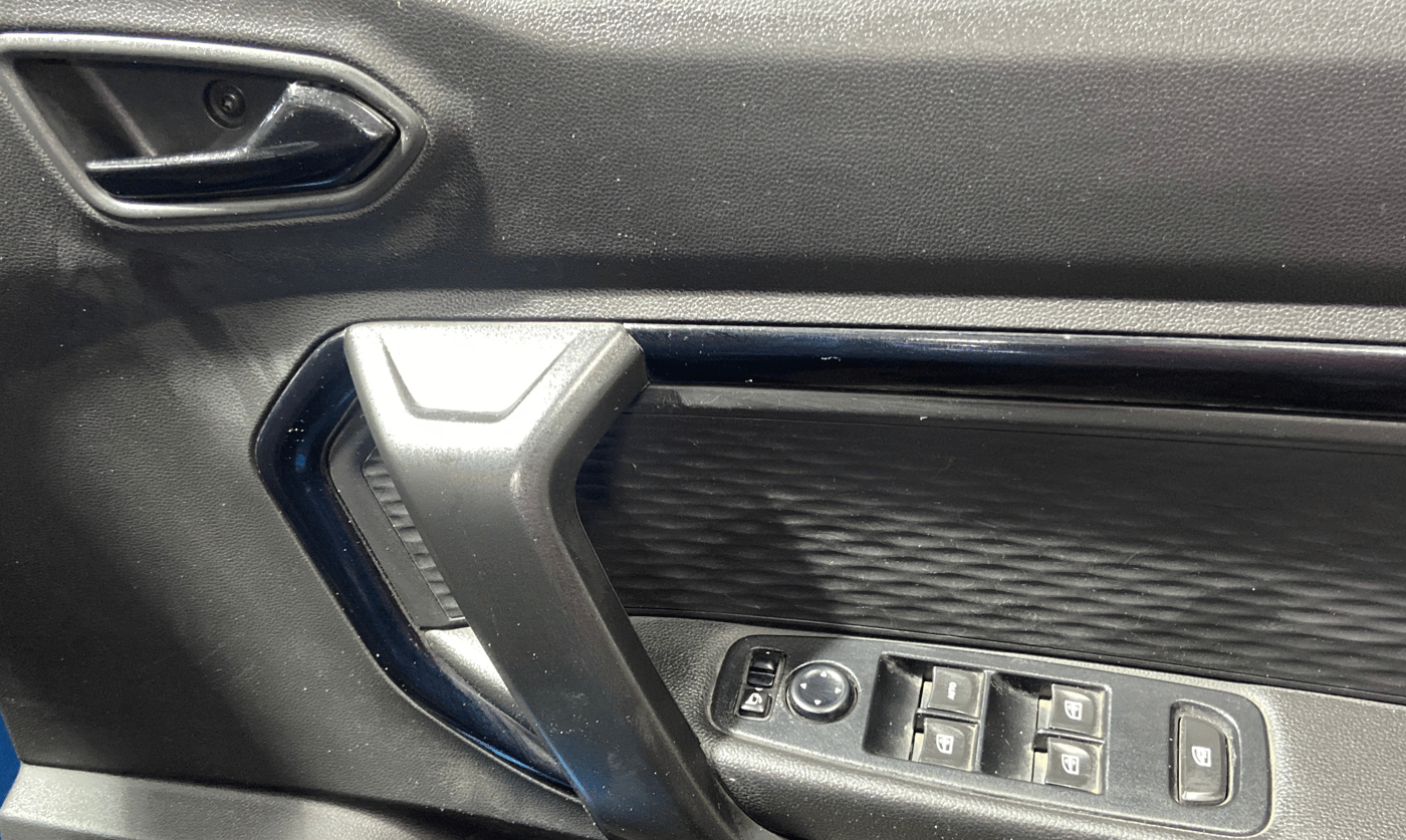 2022 Renault Kiger RXZ AMT DUAL TONE, Petrol, Automatic, 44,362 km, Driver Side Door Panels Control