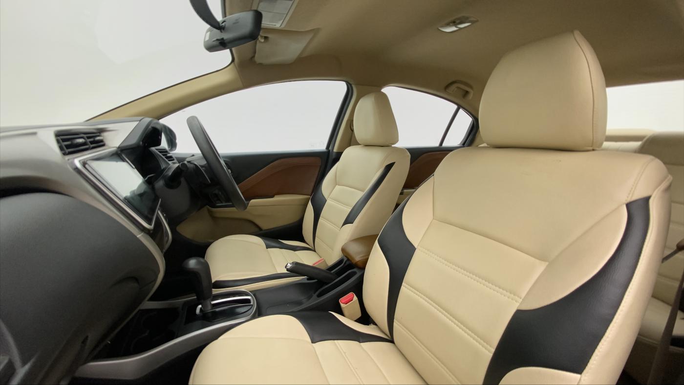 2017 Honda City 1.5L I-VTE V CVT, CNG, Automatic, 91,659 km, Right Side Front Door Cabin