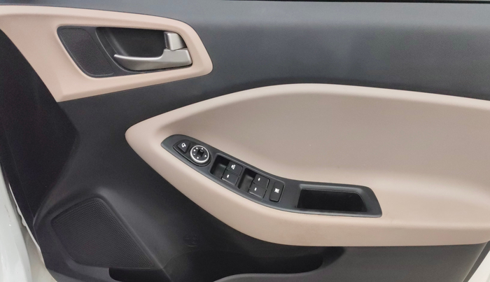 2015 Hyundai Elite i20 ASTA 1.2, Petrol, Manual, 67,123 km, Driver Side Door Panels Control