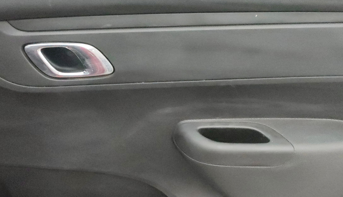 2019 Renault Kwid RXT 1.0 AMT (O), Petrol, Automatic, 31,016 km, Driver Side Door Panels Control