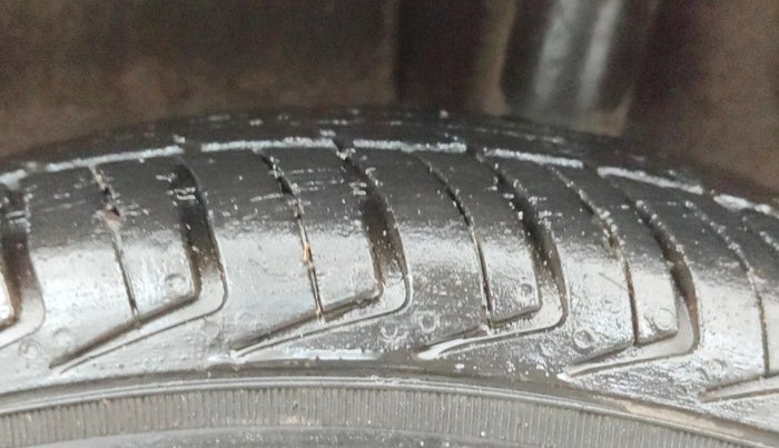 2019 Renault Kwid RXT 1.0 AMT (O), Petrol, Automatic, 31,016 km, Left Rear Tyre Tread