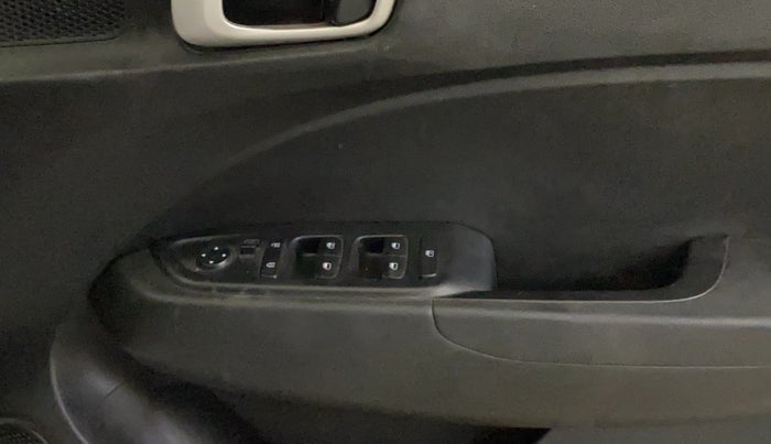 2019 Hyundai VENUE S 1.2, Petrol, Manual, 62,933 km, Driver Side Door Panels Control