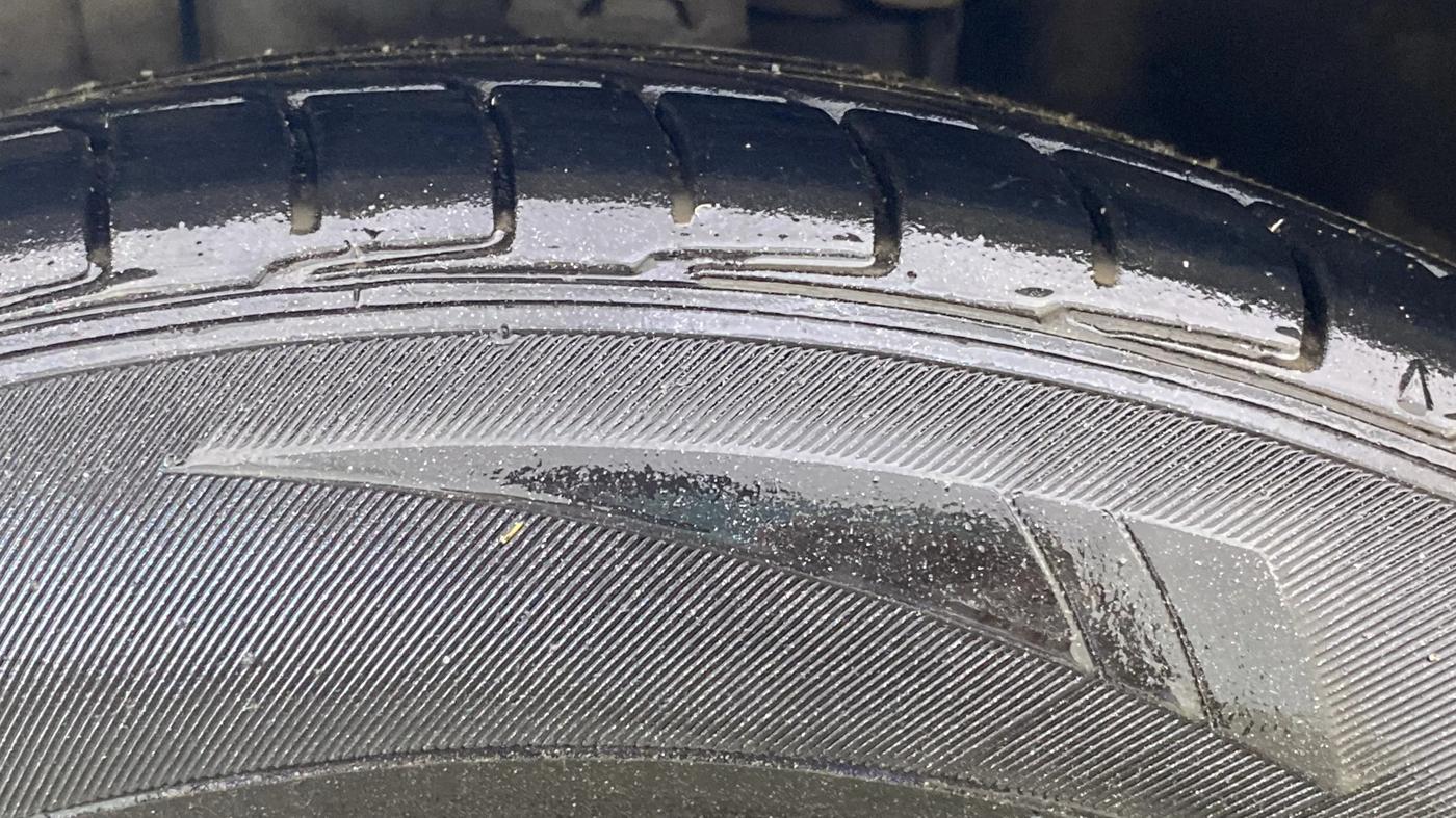 2015 Toyota Corolla Altis VL CVT PETROL, Petrol, Automatic, 1,38,199 km, Left Front Tyre Tread