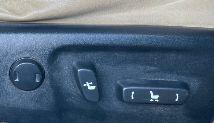 2015 Toyota Corolla Altis VL CVT PETROL, Petrol, Automatic, 1,38,199 km, Driver Side Adjustment Panel