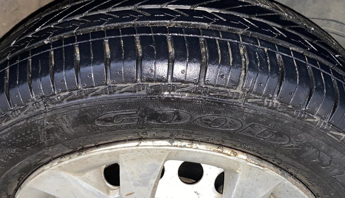 2013 Honda Amaze 1.2L I-VTEC EX, Petrol, Manual, 51,902 km, Right Front Tyre Tread