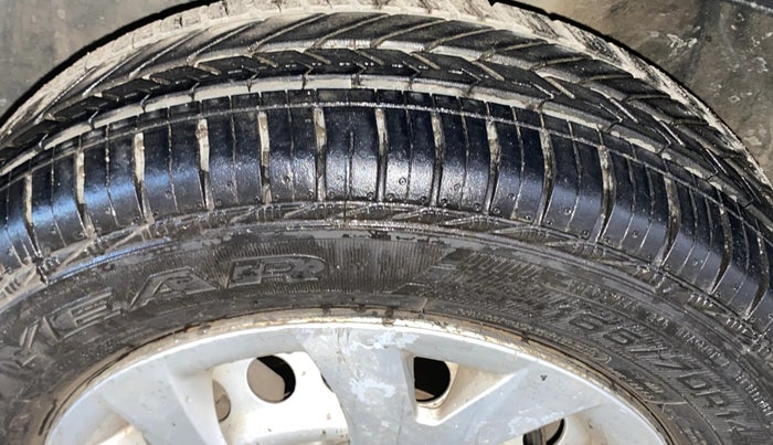 2013 Honda Amaze 1.2L I-VTEC EX, Petrol, Manual, 51,902 km, Left Front Tyre Tread