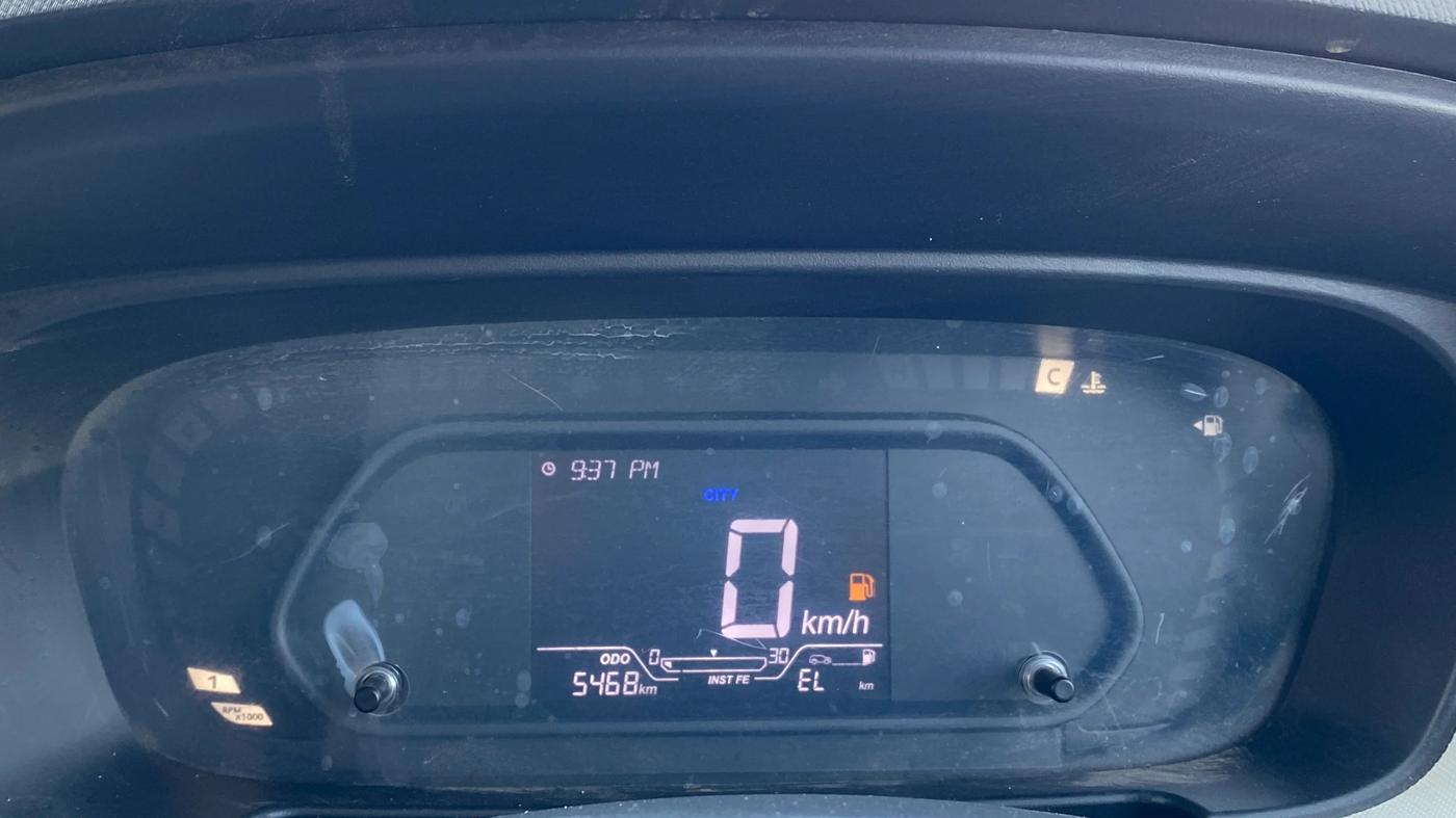 2024 Tata PUNCH PURE MT, Petrol, Manual, 5,461 km, Odometer Image