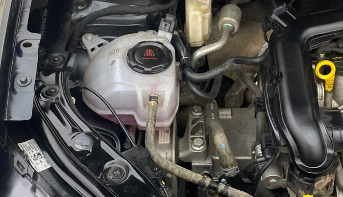 2023 Volkswagen TAIGUN Topline 1.0 TSI MT (Electric Seats), Petrol, Manual, 32,049 km, Engine View - Right