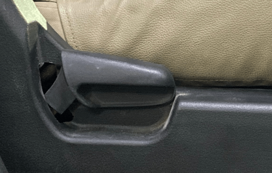 2017 Maruti Wagon R 1.0 VXI, Petrol, Manual, 45,476 km, Driver Side Adjustment Panel