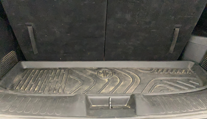 2023 MG HECTOR PLUS SHARP PRO 2.0 TURBO DIESEL 7 STR, Diesel, Manual, 74,430 km, Boot Inside