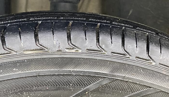 2017 Renault Kwid RXL, Petrol, Manual, 63,538 km, Left Front Tyre Tread