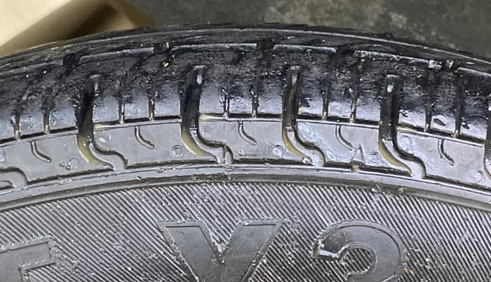 2017 Renault Kwid RXL, Petrol, Manual, 63,538 km, Left Rear Tyre Tread