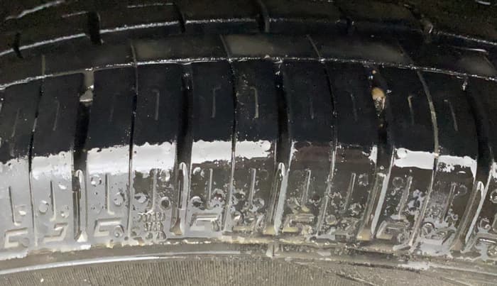 2018 Hyundai Verna 1.6 VTVT SX, Petrol, Manual, 92,675 km, Left Front Tyre Tread