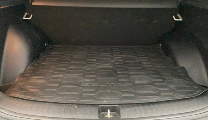 2022 KIA SELTOS HTK PLUS 1.5, Petrol, Manual, 25,876 km, Boot Inside