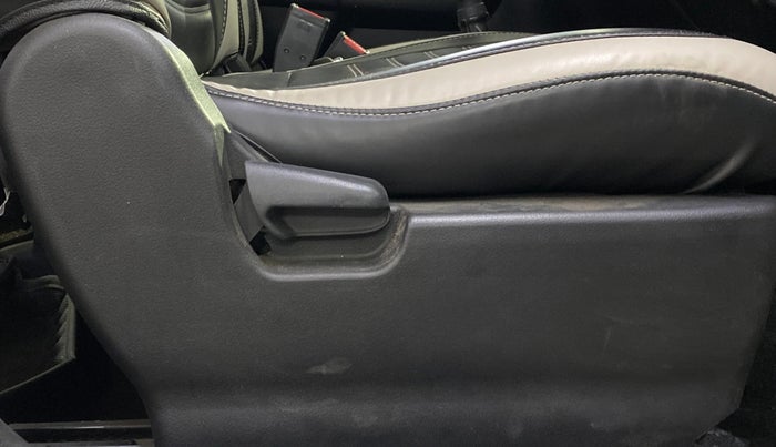 2014 Maruti Wagon R Stingray LXI, Petrol, Manual, 64,078 km, Driver Side Adjustment Panel