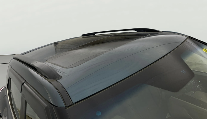 2020 Mahindra XUV300 W8 (O) 1.2 PETROL, Petrol, Manual, 26,537 km, Moonroof/ Sunroof