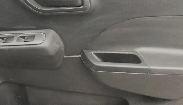 2013 Maruti Swift LXI, Petrol, Manual, 32,614 km, Driver Side Door Panels Control