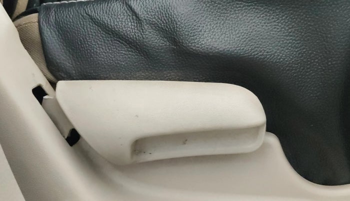 2018 Maruti Celerio VXI (O) CNG, CNG, Manual, 71,268 km, Driver Side Adjustment Panel