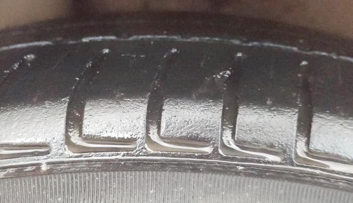 2014 Honda Brio S MT, Petrol, Manual, 78,856 km, Right Rear Tyre Tread