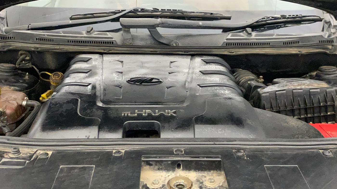 2019 Mahindra XUV500 W7, Diesel, Manual, 96,026 km, Engine View
