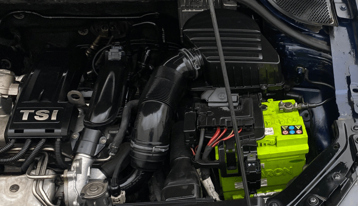 2014 Volkswagen Vento COMFORTLINE TSI AT PETROL, Petrol, Automatic, 87,486 km, Engine View - Left
