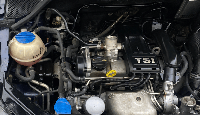 2014 Volkswagen Vento COMFORTLINE TSI AT PETROL, Petrol, Automatic, 87,486 km, Engine View - Right