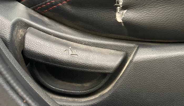 2016 Hyundai Grand i10 MAGNA 1.1 CRDI, Diesel, Manual, 94,677 km, Driver Side Adjustment Panel