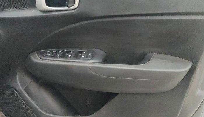 2021 Hyundai VENUE SX PLUS 1.0 TURBO DCT, Petrol, Automatic, 90,189 km, Driver Side Door Panels Control