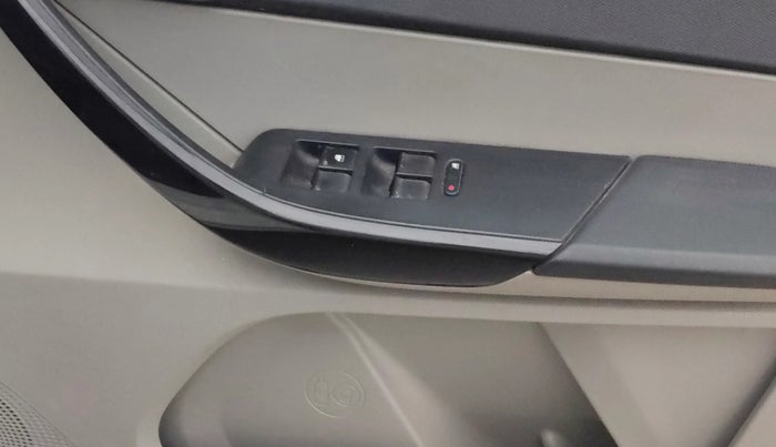 2019 Tata Tiago XZ PETROL, Petrol, Manual, 27,021 km, Driver Side Door Panels Control