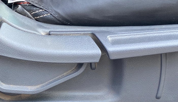 2020 Hyundai AURA SX PLUS 1.2 AMT, CNG, Automatic, 1,03,686 km, Driver Side Adjustment Panel