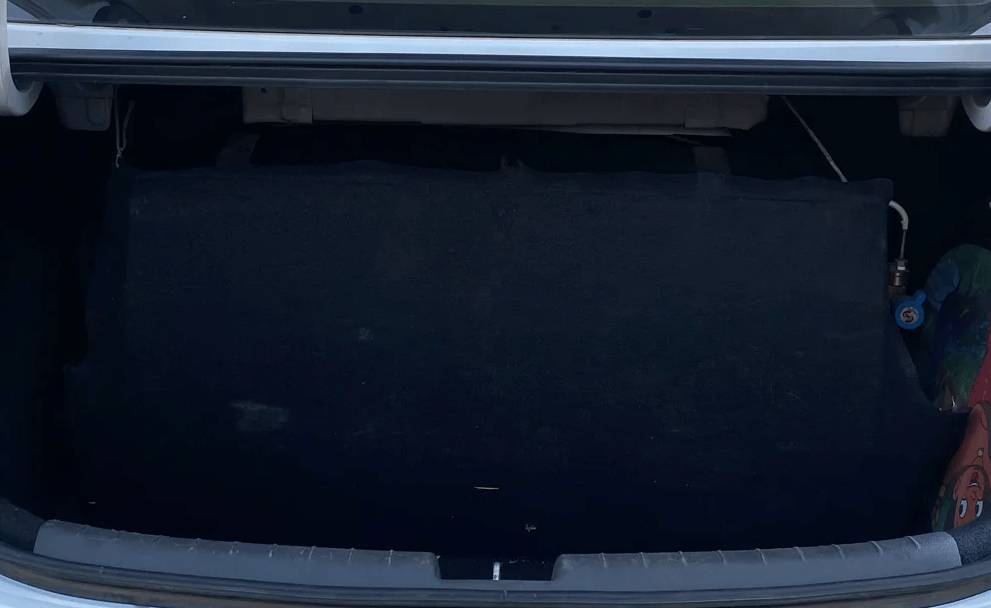 2020 Hyundai AURA SX PLUS 1.2 AMT, CNG, Automatic, 1,03,708 km, Boot Inside