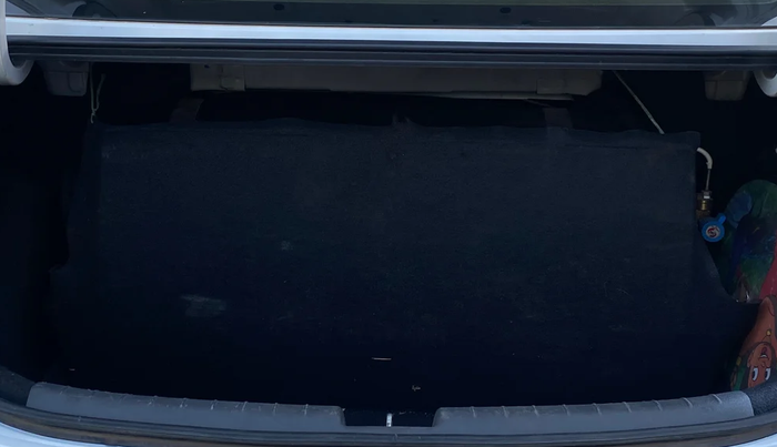 2020 Hyundai AURA SX PLUS 1.2 AMT, CNG, Automatic, 1,03,686 km, Boot Inside