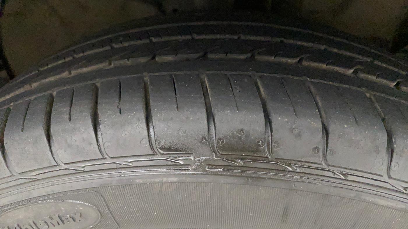 2019 KIA SELTOS GTX AT 1.4 PETROL, Petrol, Automatic, 28,001 km, Right Front Tyre Tread