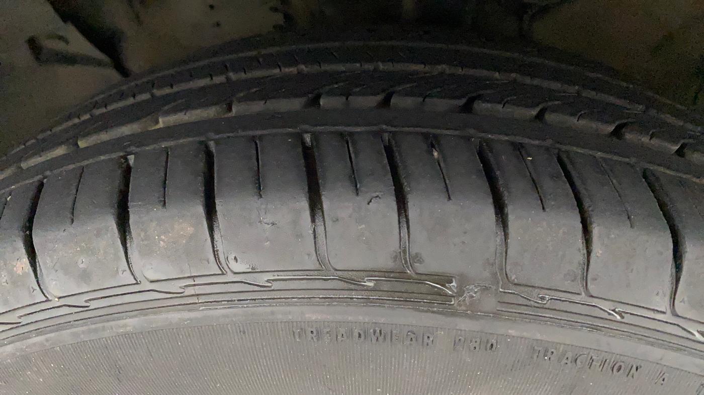 2019 KIA SELTOS GTX AT 1.4 PETROL, Petrol, Automatic, 28,001 km, Left Front Tyre Tread