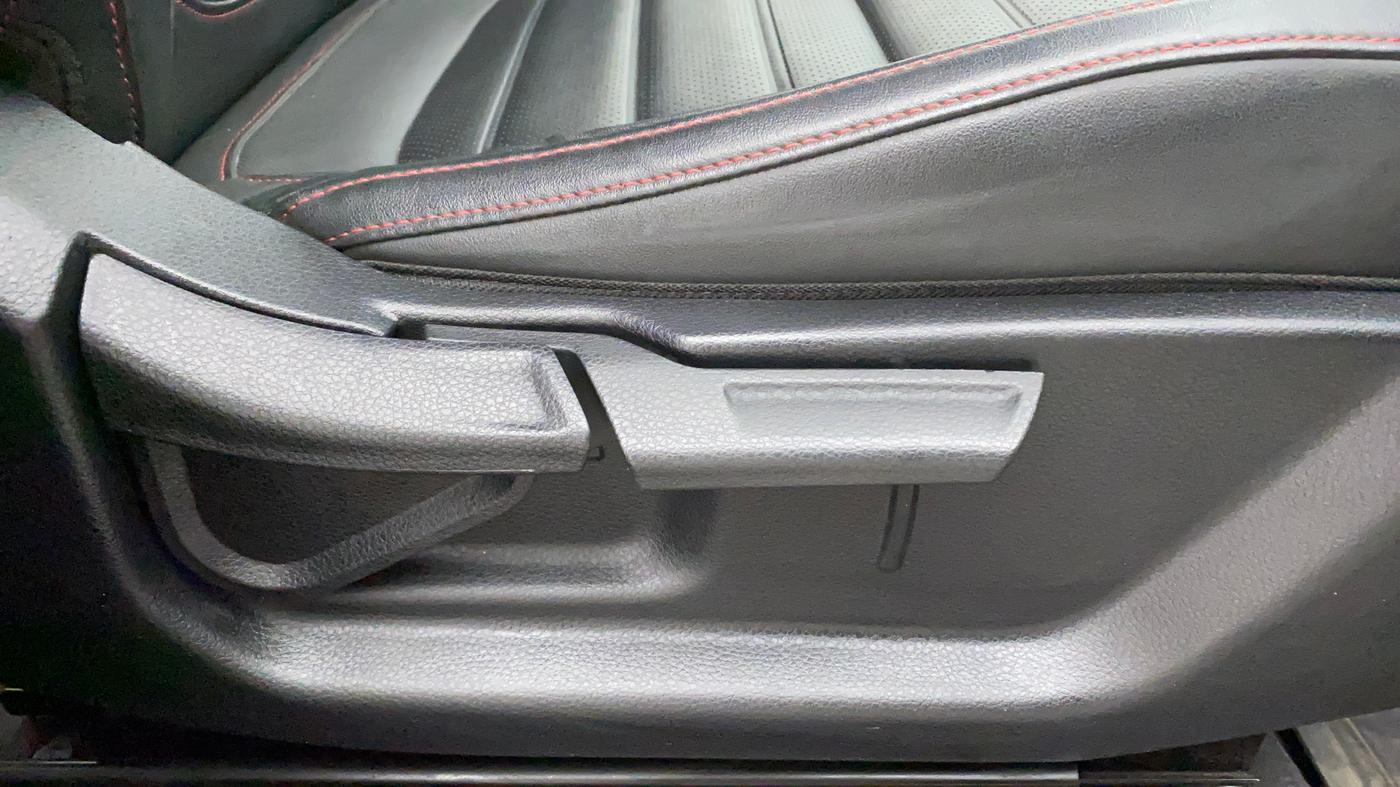2019 KIA SELTOS GTX AT 1.4 PETROL, Petrol, Automatic, 28,001 km, Driver Side Adjustment Panel