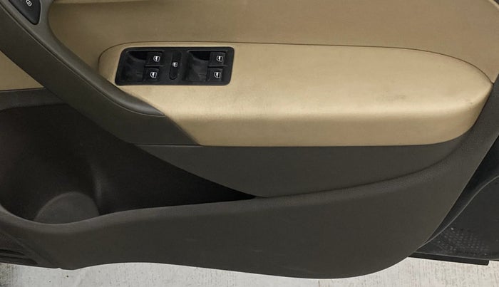 2017 Volkswagen Vento HIGHLINE PETROL AT, Petrol, Automatic, 50,303 km, Driver Side Door Panels Control